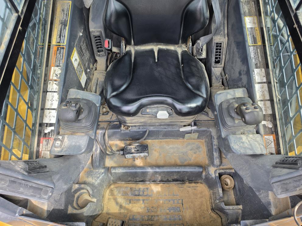 Image for 2014 John Deere 333E
