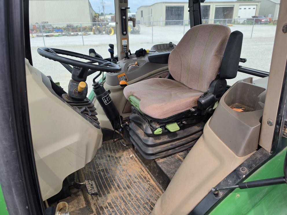 Image for 2013 John Deere 6140D