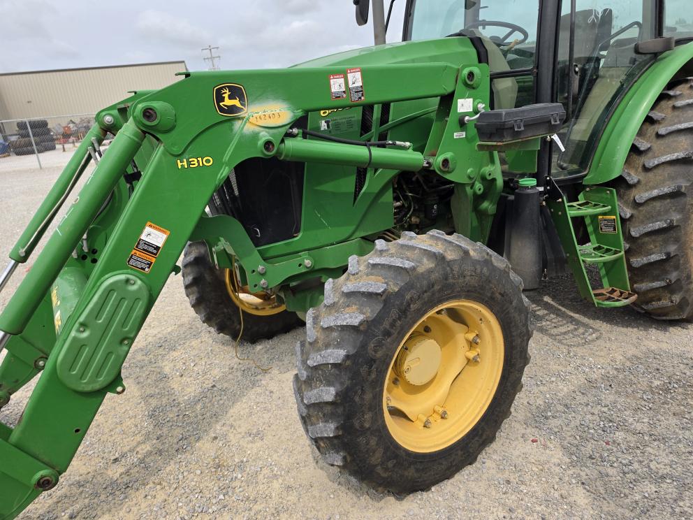 Image for 2013 John Deere 6140D