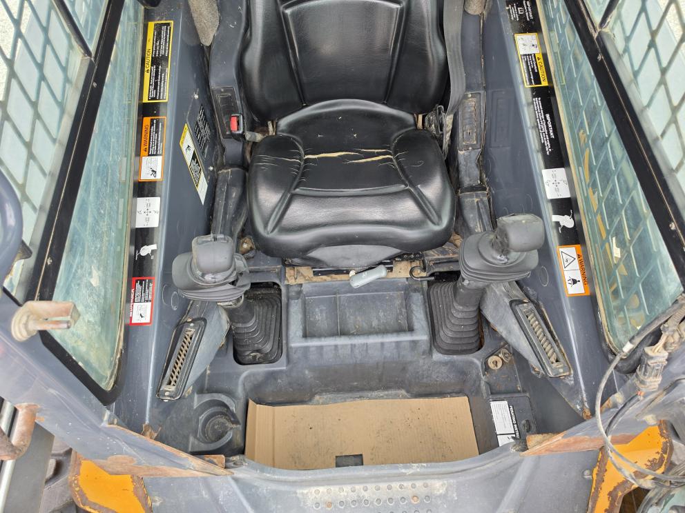 Image for 2013 John Deere 320D