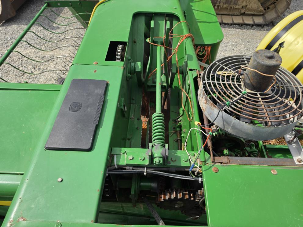 Image for 2001 John Deere 348