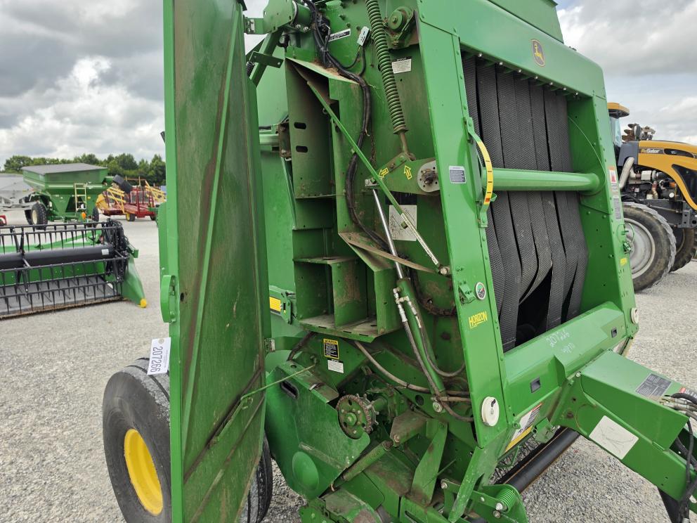 Image for 2015 John Deere 569
