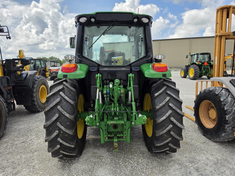 Image for 2022 John Deere 6120M