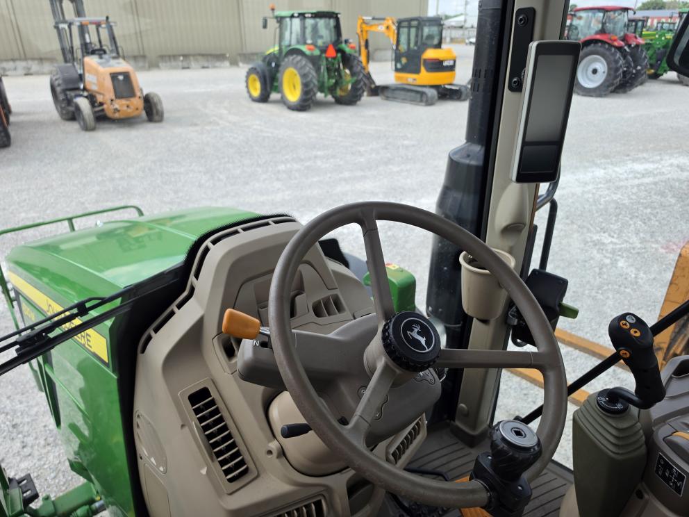 Image for 2022 John Deere 6120M