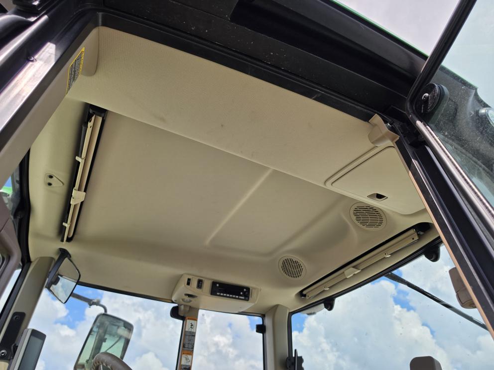 Image for 2022 John Deere 6120M