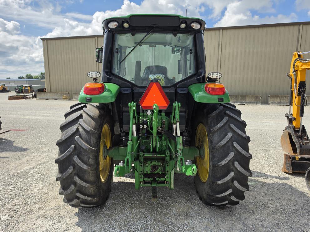 Image for 2022 John Deere 6120M