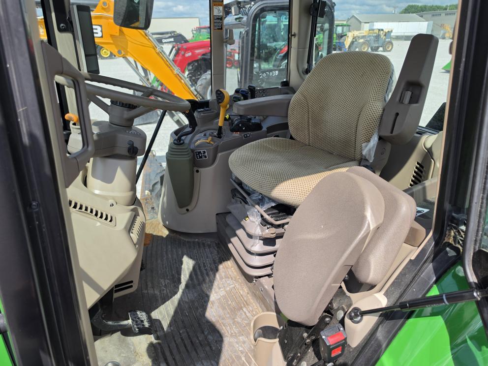 Image for 2022 John Deere 6120M