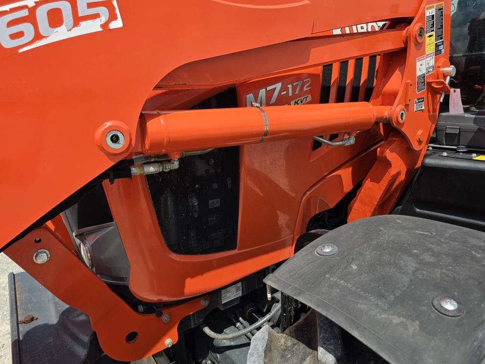 Image for 2019 Kubota Premium M7-172