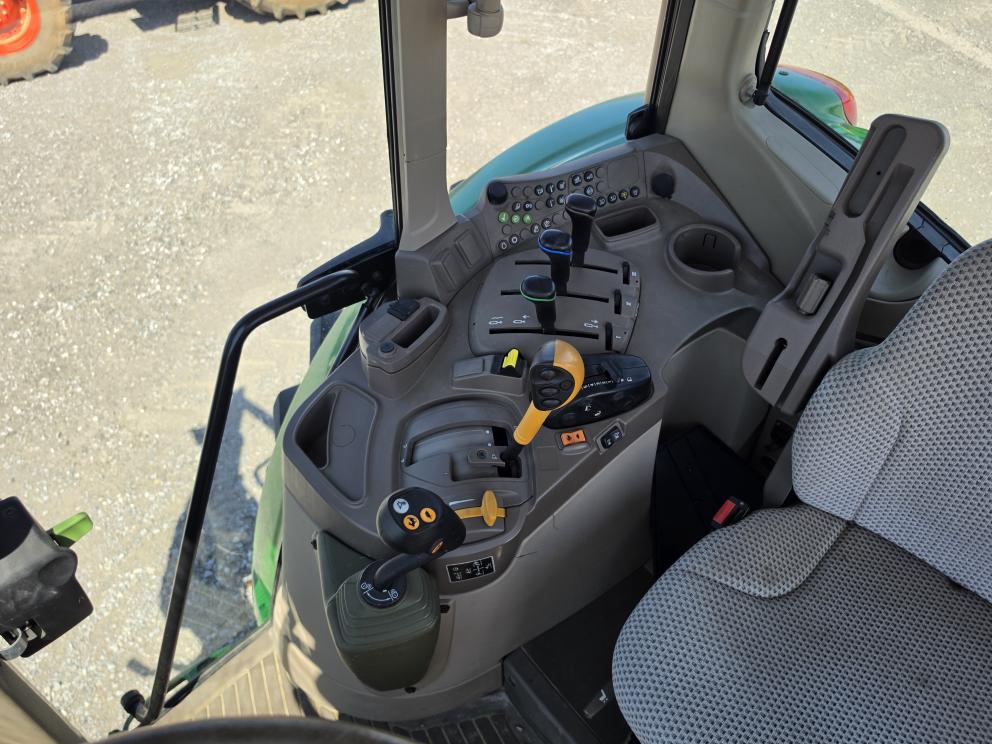Image for 2020 John Deere 6110M