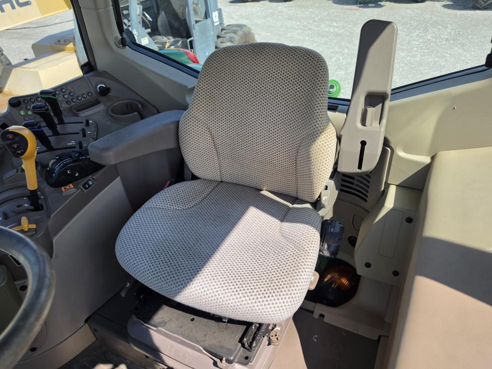 Image for 2022 John Deere 6110M