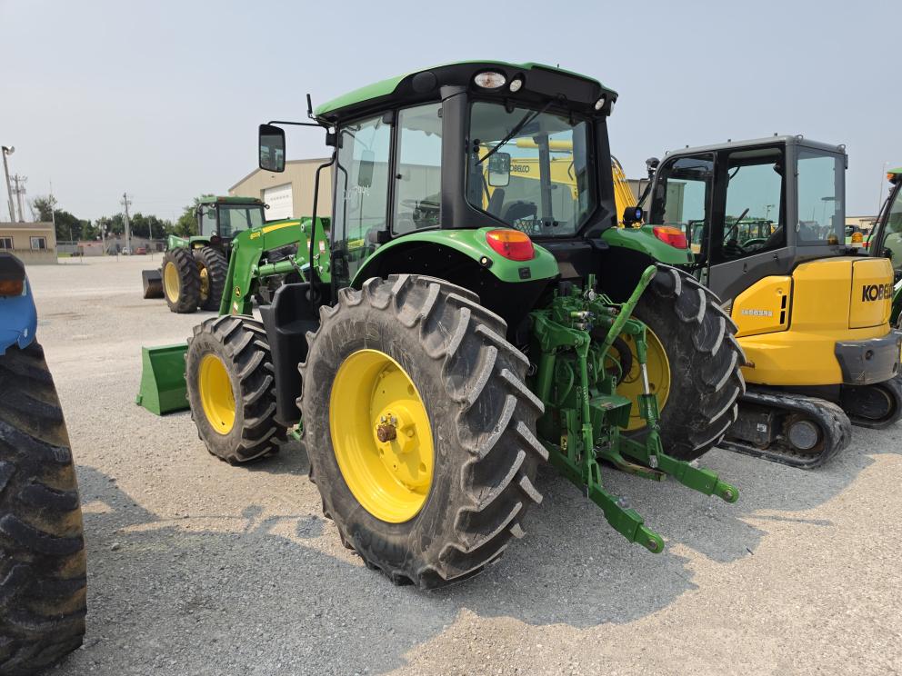 Image for 2022 John Deere 6110M