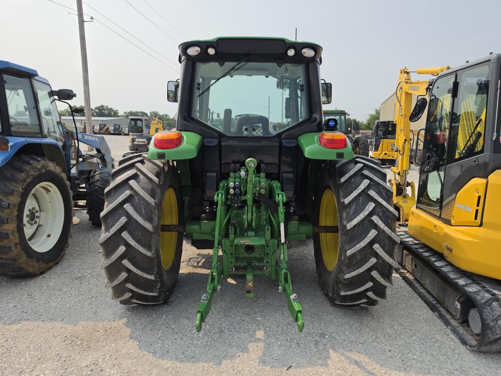 Image for 2022 John Deere 6110M