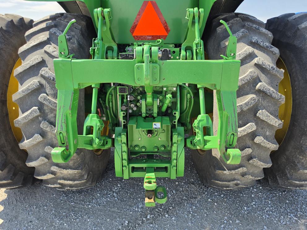 Image for 2013 John Deere 7260R