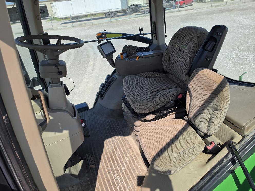Image for 2013 John Deere 7260R