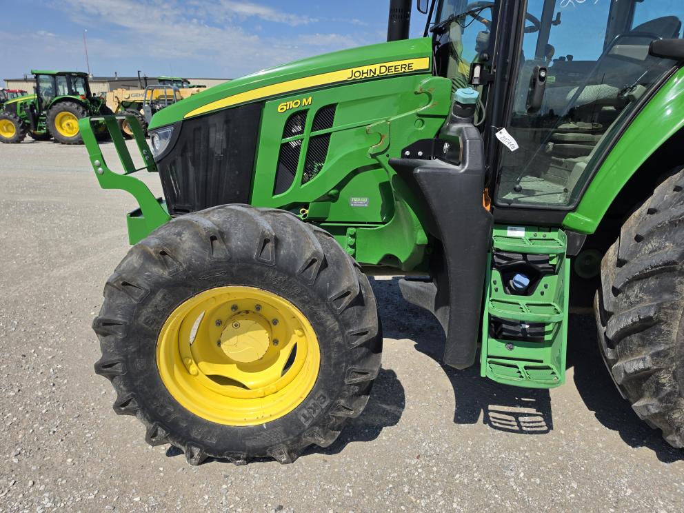Image for 2020 John Deere 6110M