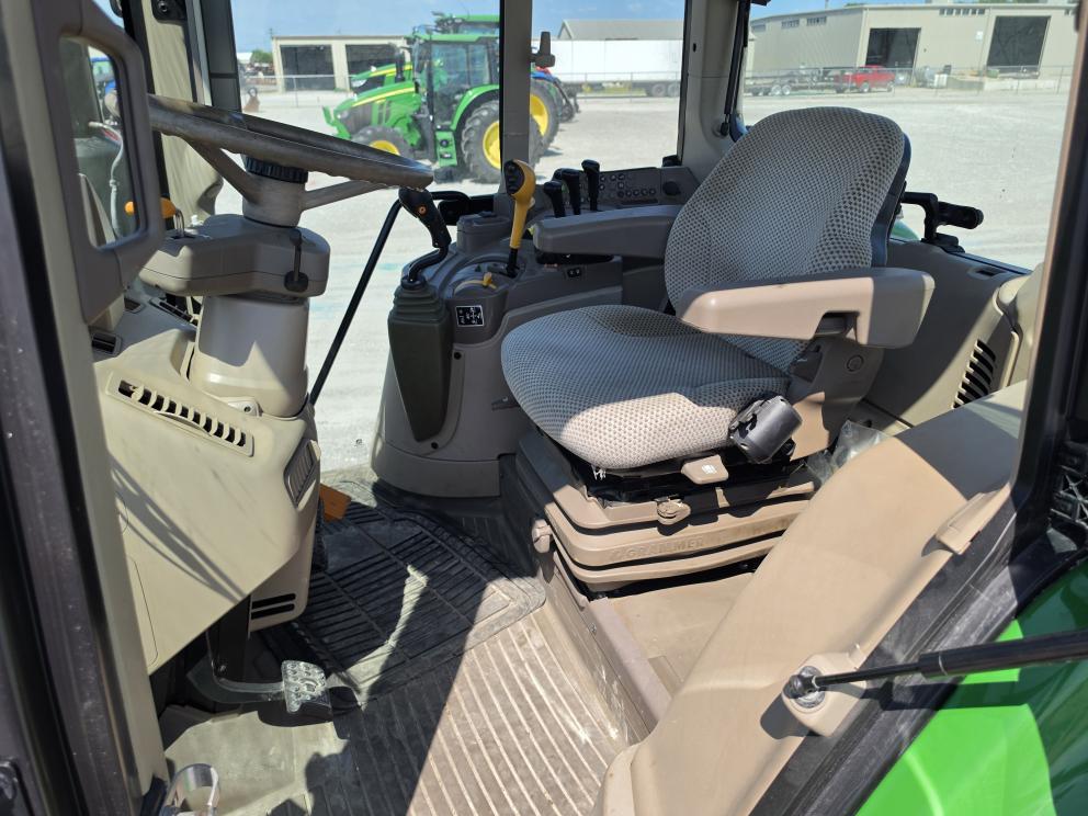Image for 2020 John Deere 6110M
