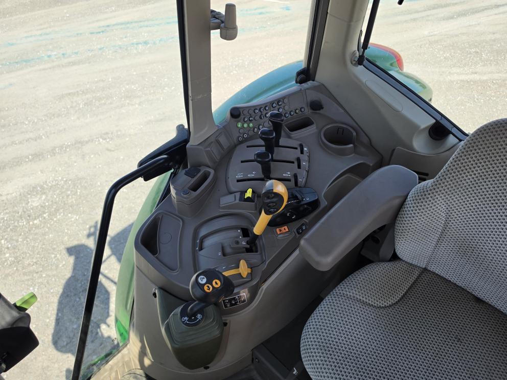 Image for 2020 John Deere 6110M
