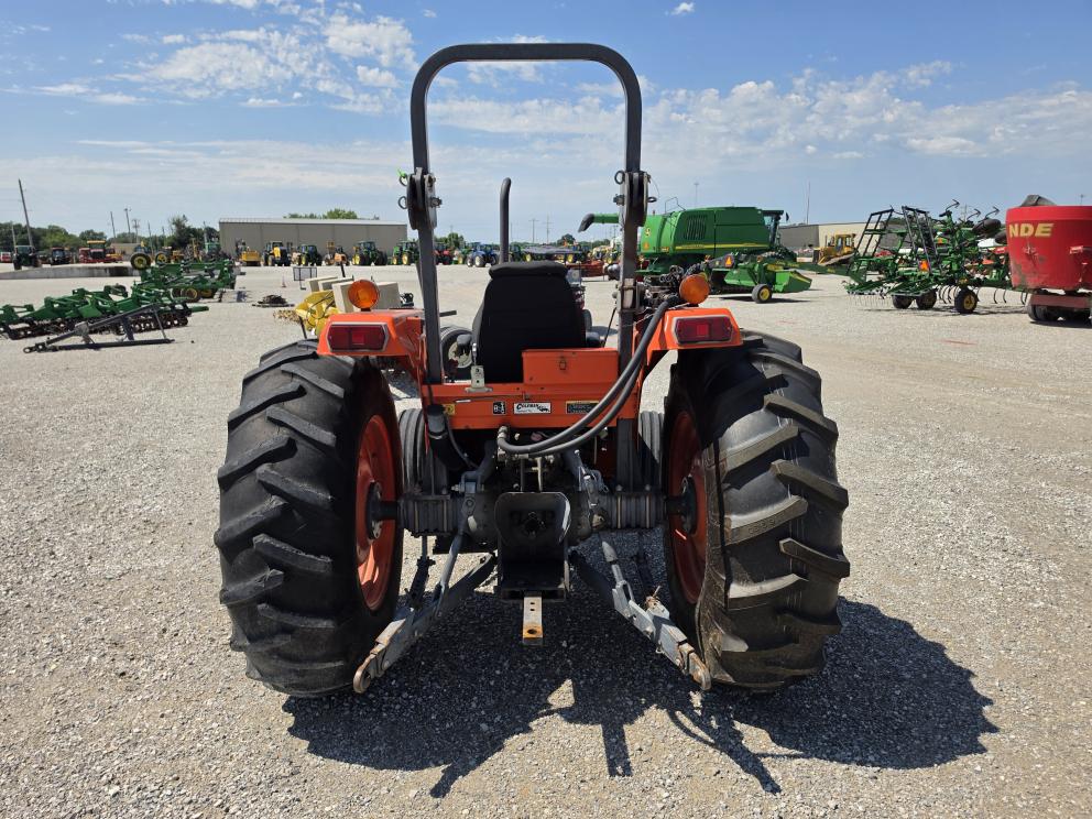 Image for 1998 Kubota M6800