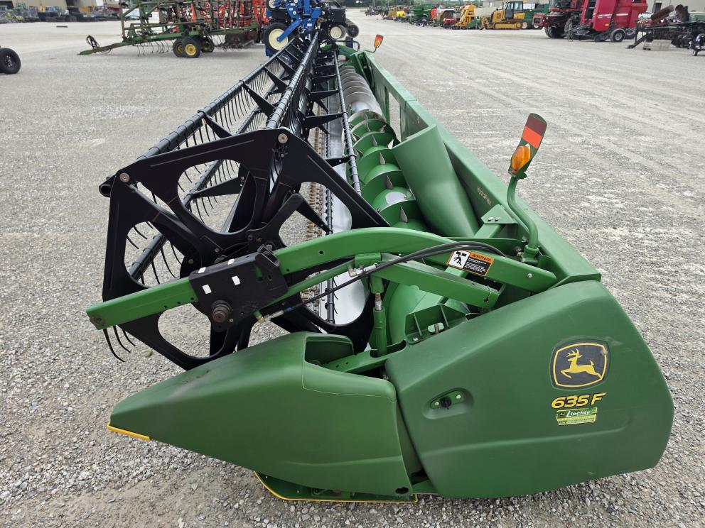 Image for 2008 John Deere 635F
