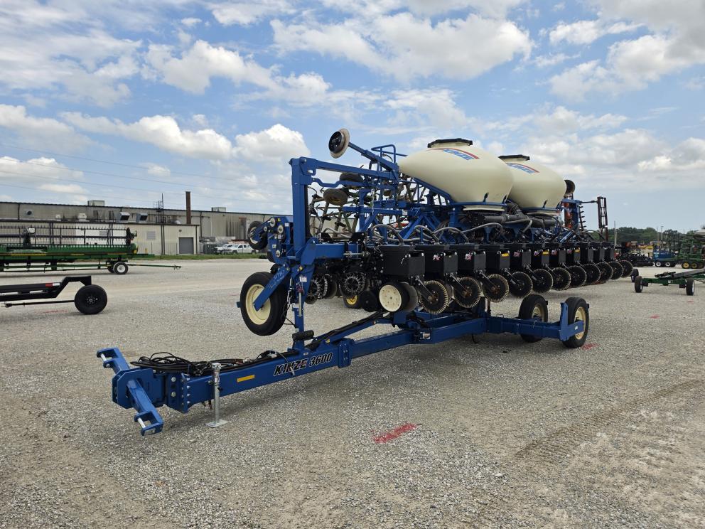 Image for 2013 Kinze 3600