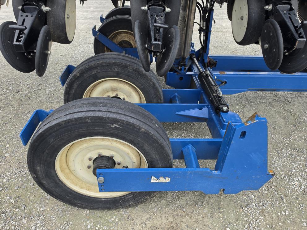 Image for 2013 Kinze 3600