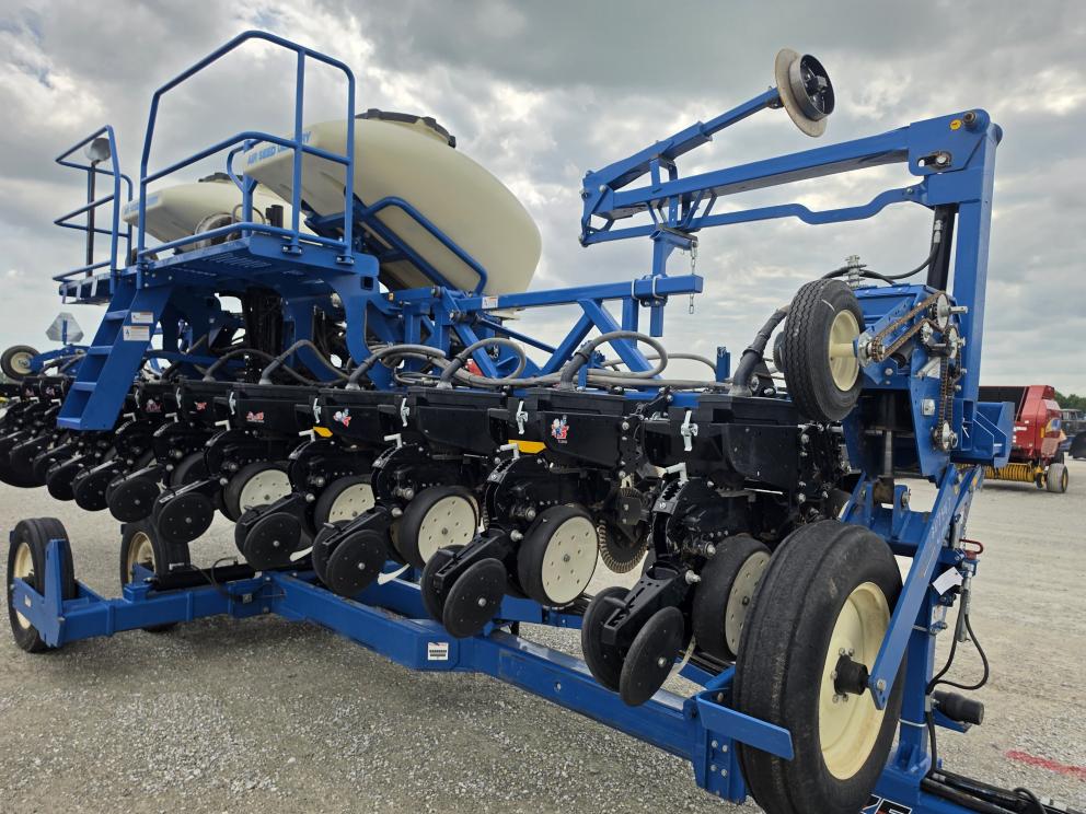 Image for 2013 Kinze 3600