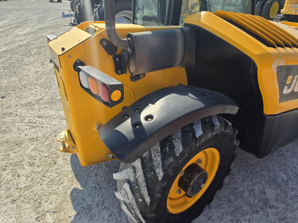 Image for 2010 JCB 527-58