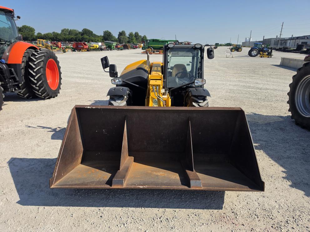 Image for 2010 JCB 527-58
