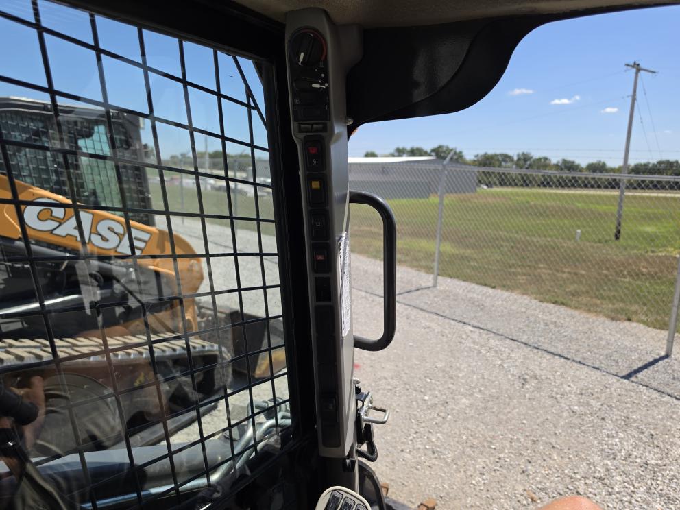 Image for 2016 New Holland C232