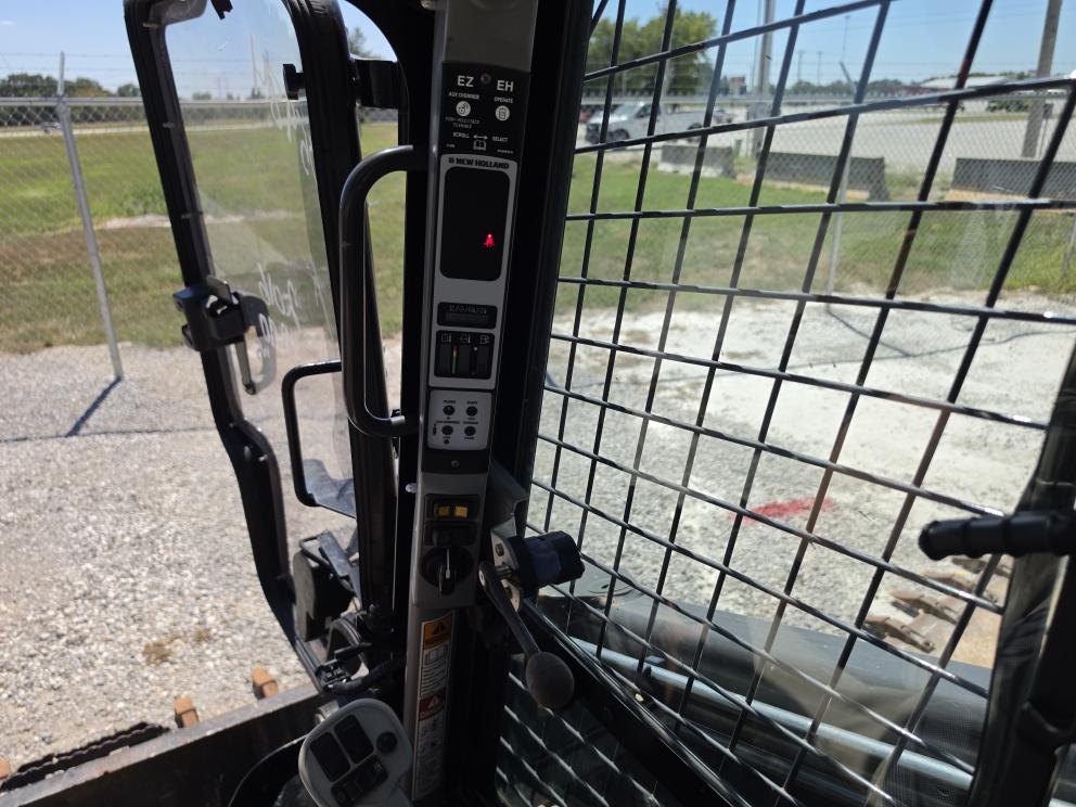 Image for 2016 New Holland C232