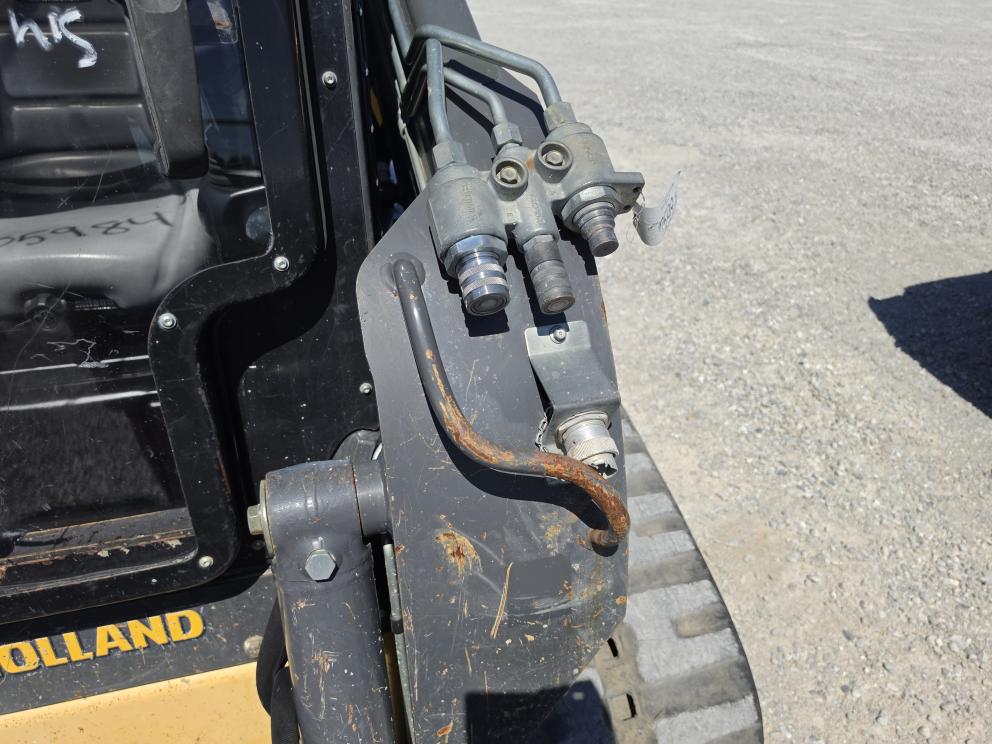 Image for 2016 New Holland C232