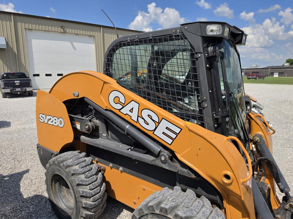 Image for 2017 Case SV280