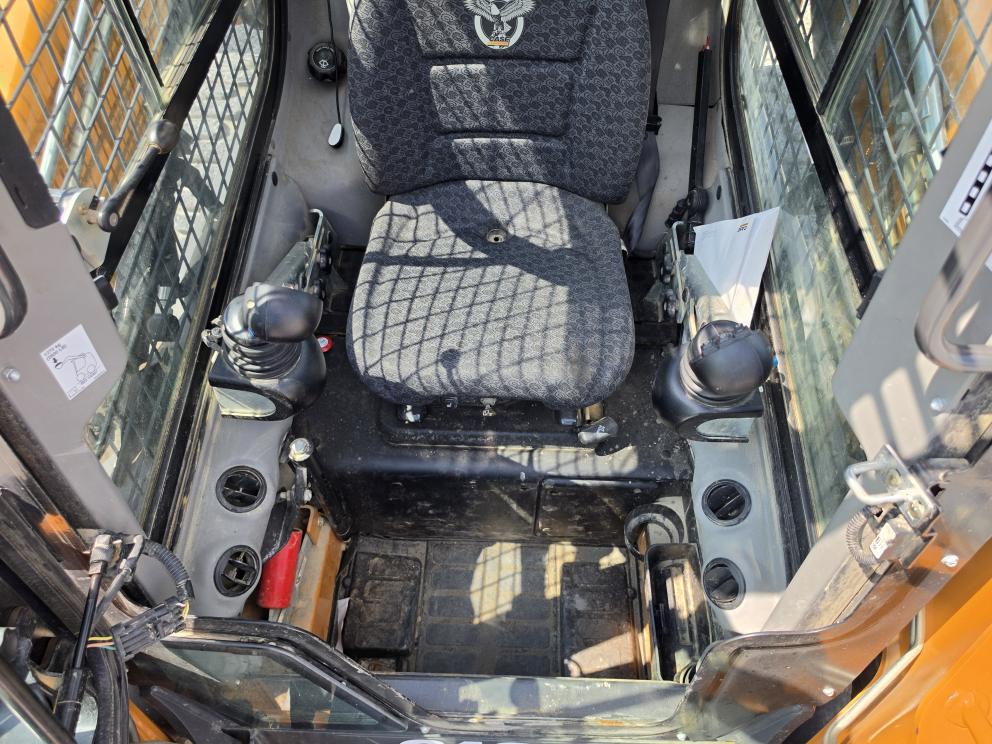 Image for 2017 Case SV280