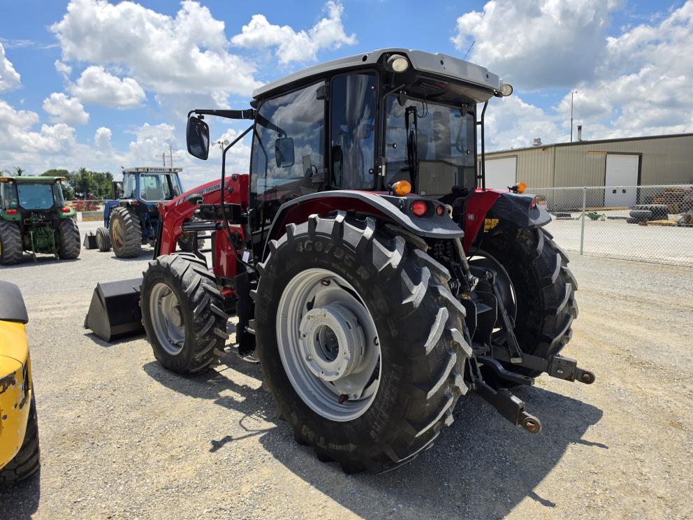 Image for 2021 Massey Ferguson 6713