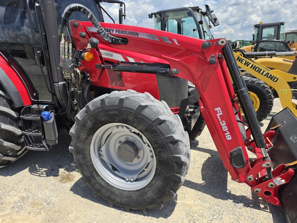 Image for 2021 Massey Ferguson 6713