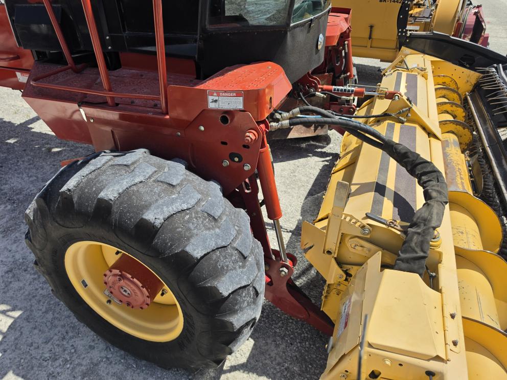 Image for 2005 New Holland HW305