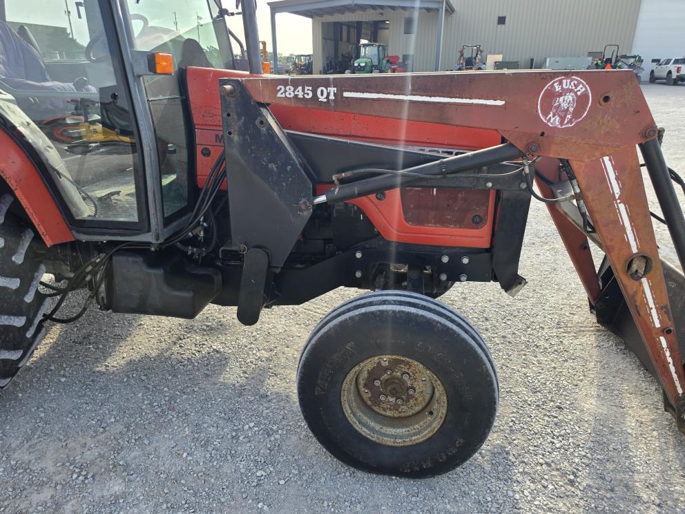 Image for 2001 Massey Ferguson 4270