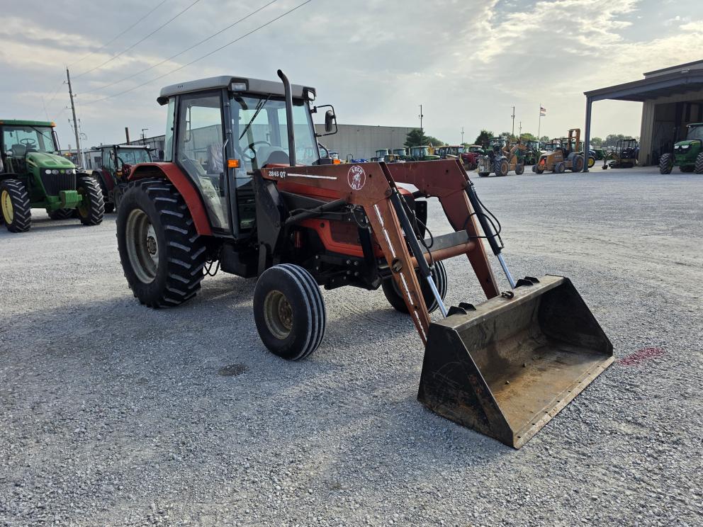 Image for 2001 Massey Ferguson 4270