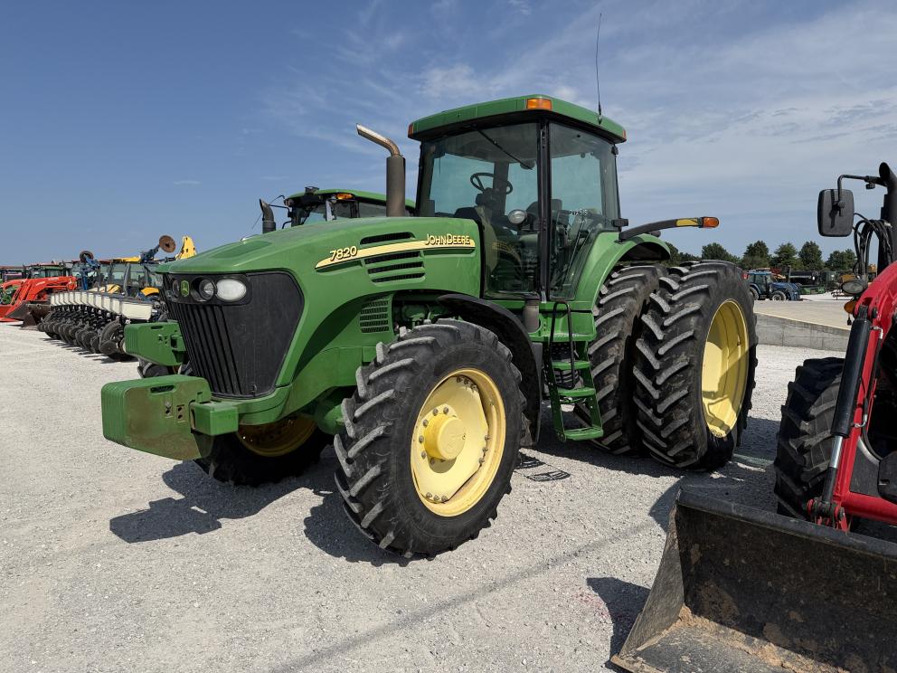 Image for 2005 John Deere 7820