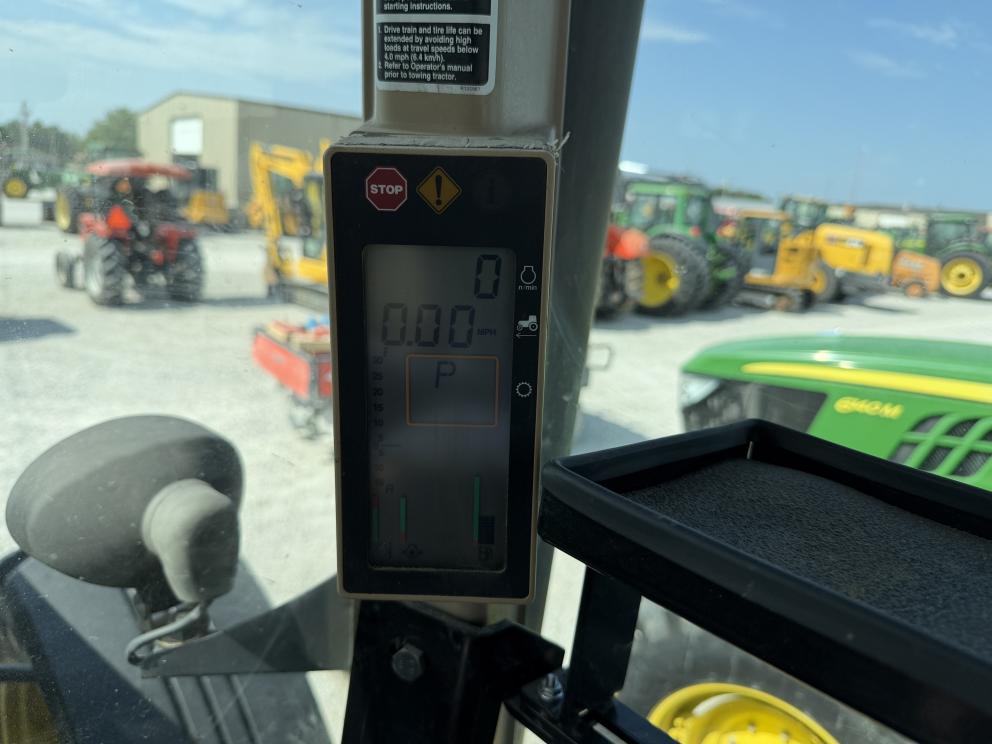 Image for 2005 John Deere 7820