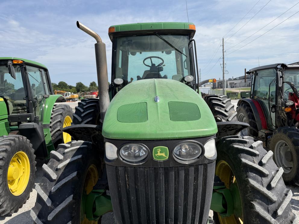 Image for 2005 John Deere 7820