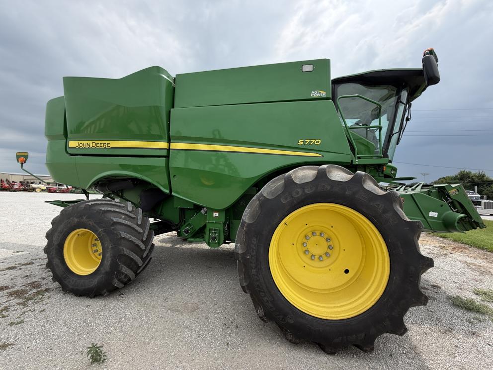 Image for 2019 John Deere S770