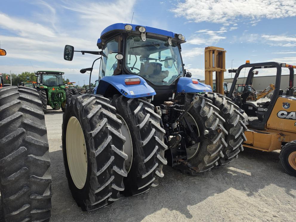 Image for 2015 New Holland T7.210