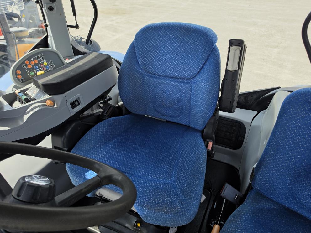 Image for 2015 New Holland T7.210