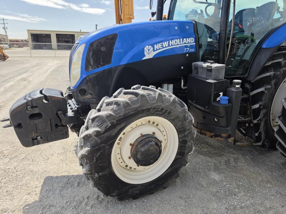 Image for 2015 New Holland T7.210