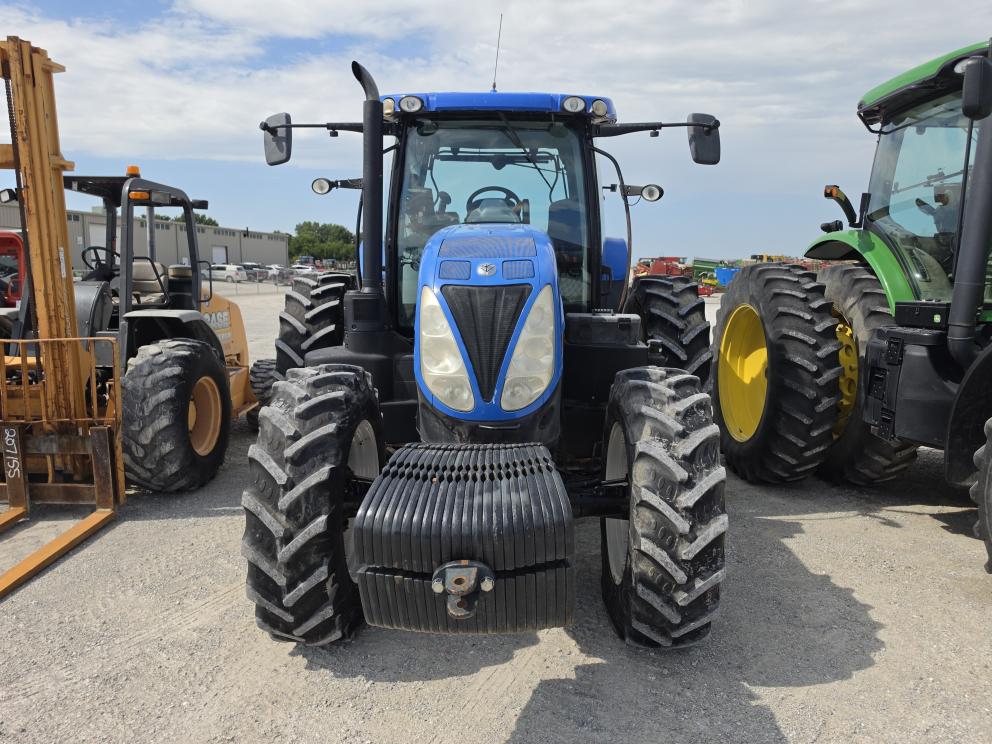 Image for 2015 New Holland T7.210