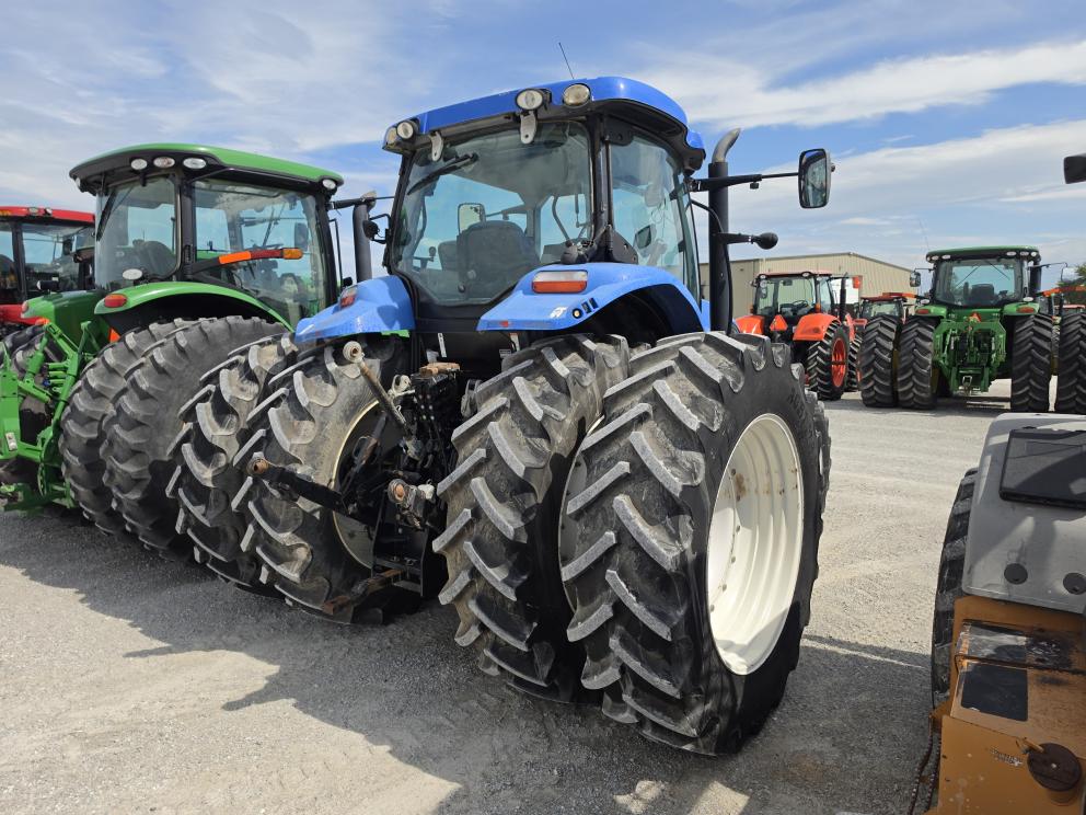 Image for 2015 New Holland T7.210
