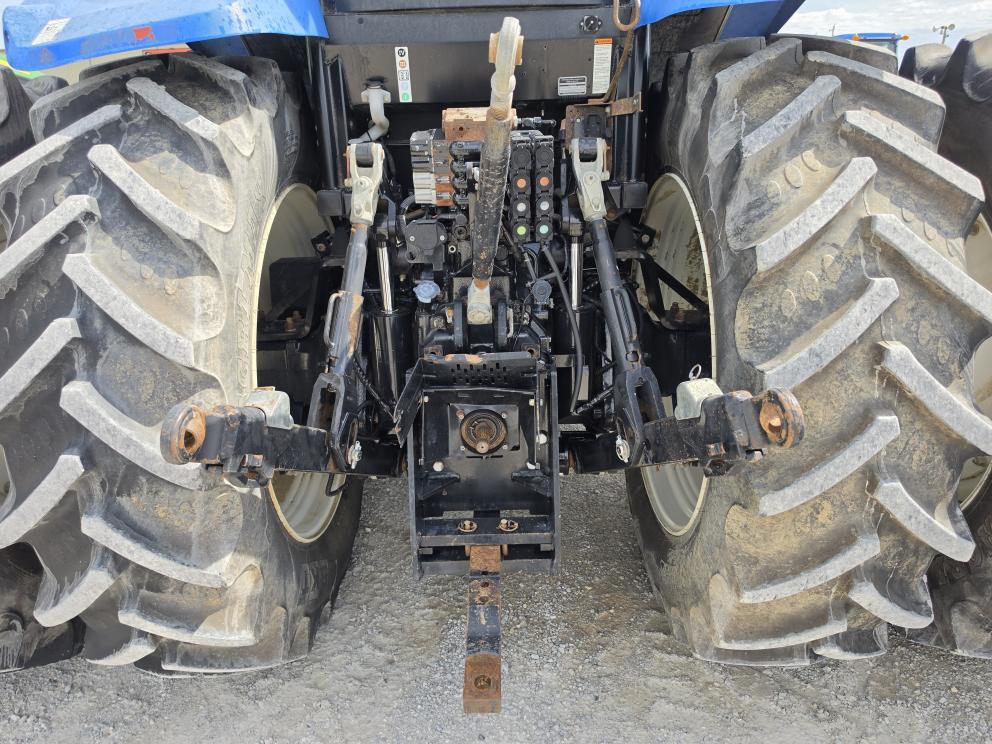 Image for 2015 New Holland T7.210