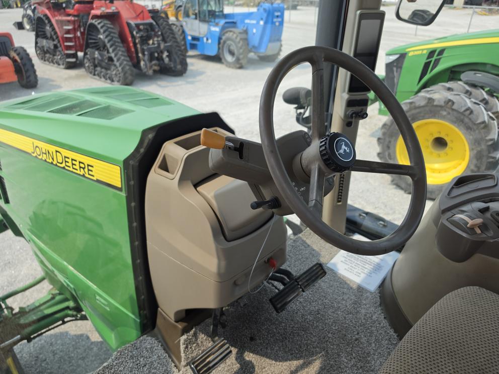 Image for 2013 John Deere 7200R
