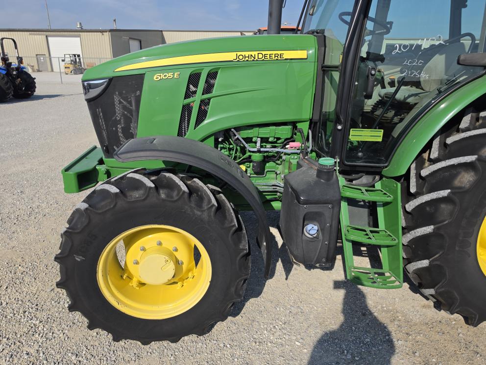 Image for 2020 John Deere 6105E